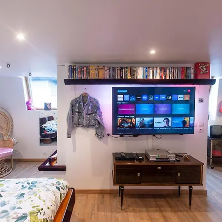 Appartement Loveroom, Les Annees 80 Chez Nounours Templemars